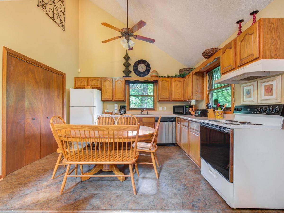 Between Here & There, 3 Bedrooms, Sleeps 6, Views, Hot Tub Gatlinburg Kültér fotó